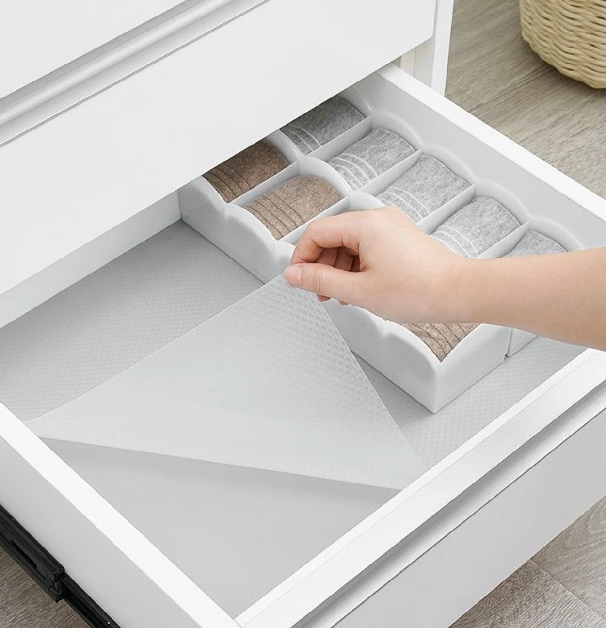 30/60cm 1.5/5M Drawer Mat Shelf Cover Liners Non Slip Waterproof Closet Placemat Table Pad Cabinet Oil-proof Liners Non-Adhesive 5