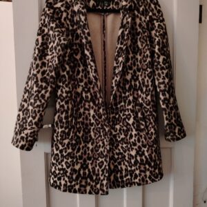 Pre-Owned Vero moda leopard print fuzzy coat jacket size xs/uk 6 read condition